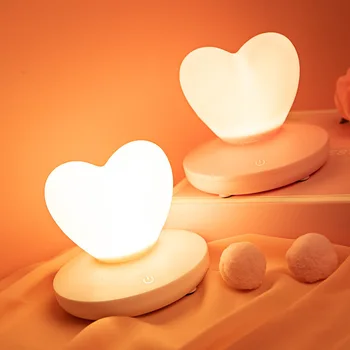 LED Srce namizne Svetilke Zaščito za Oči Romantično Mizo Postelji Toplo Svetlobo, Branje za Učenje Modernih za dnevno Sobo Branje Doma Dekor